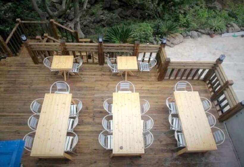 بنسيون Jeju Ttorang Guest House