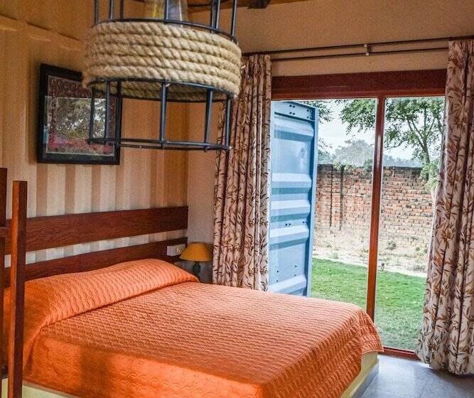 پانسیون Tree Of Life Ecotainers Agra