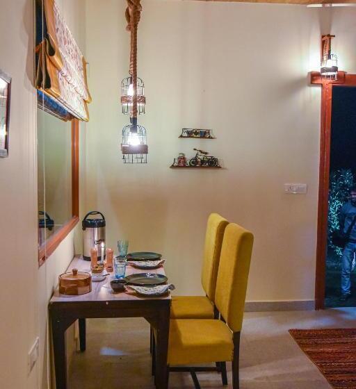 پانسیون Tree Of Life Ecotainers Agra