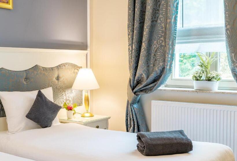 בית מלון כפרי Willa Flora