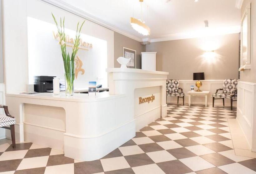 בית מלון כפרי Willa Flora