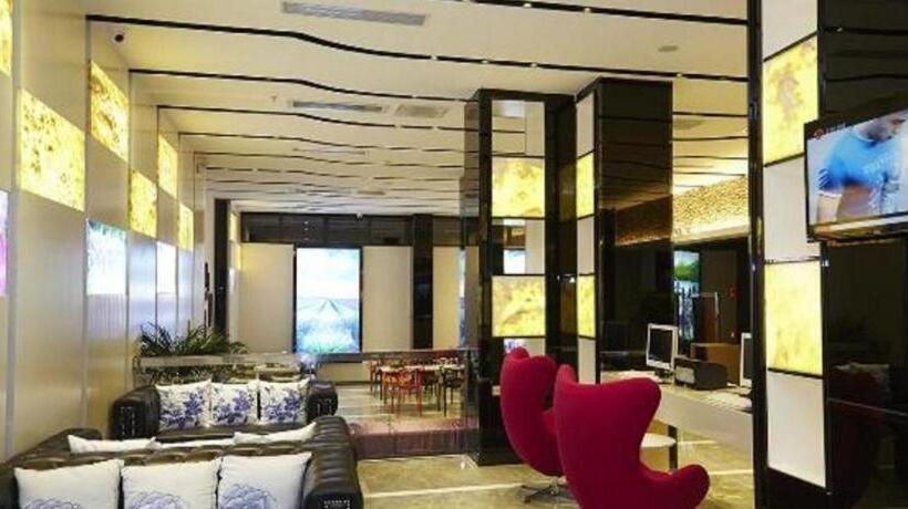 Lavande Hotel Dalian Huanan Square North Railway Station