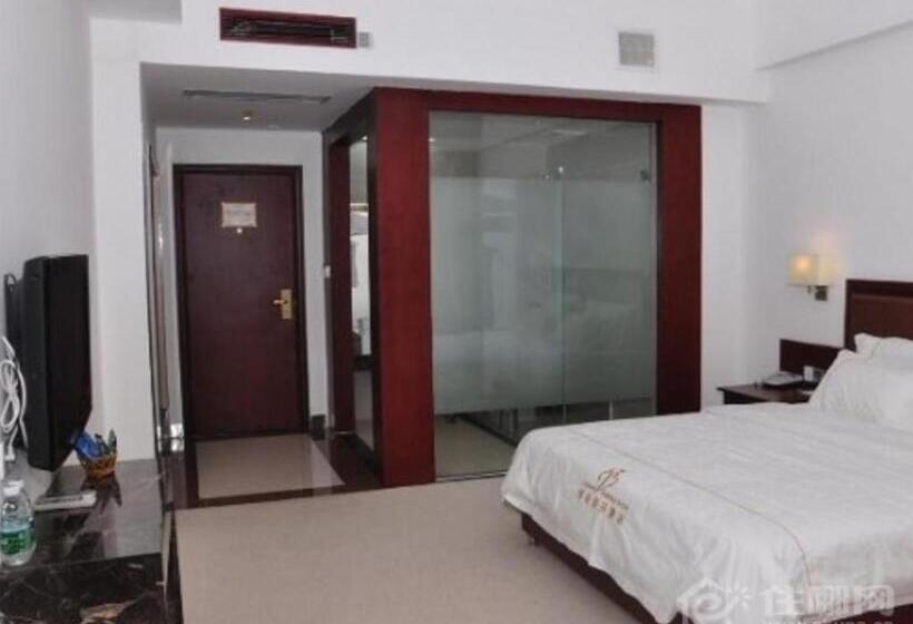 Отель V.crown Holiday