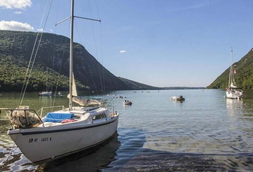 Burke Mountain Hotel & Conference Center