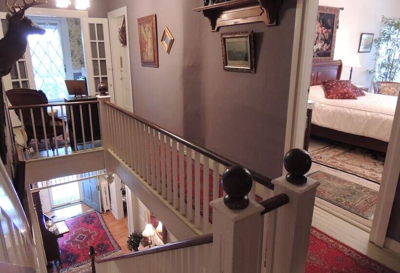 酒店 1868 Magnolia House Inn