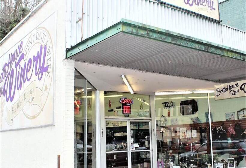 فندق All Seasons Lodge