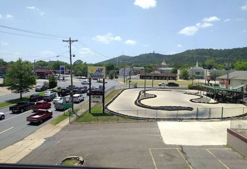 فندق All Seasons Lodge