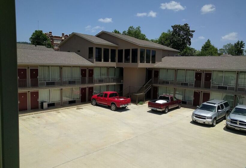 فندق All Seasons Lodge