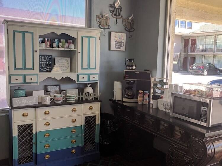 فندق All Seasons Lodge