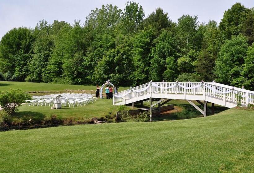 בית מלון כפרי Allegan Country Inn
