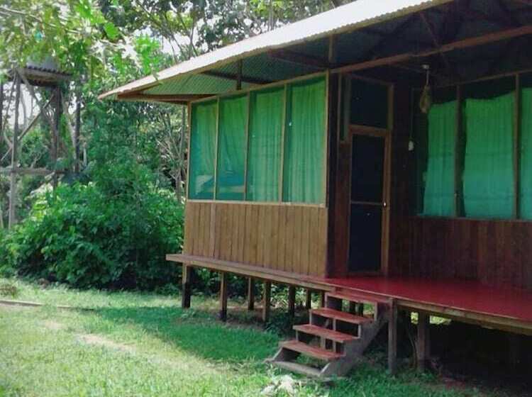 هتل Amazon Lodge Tambopata