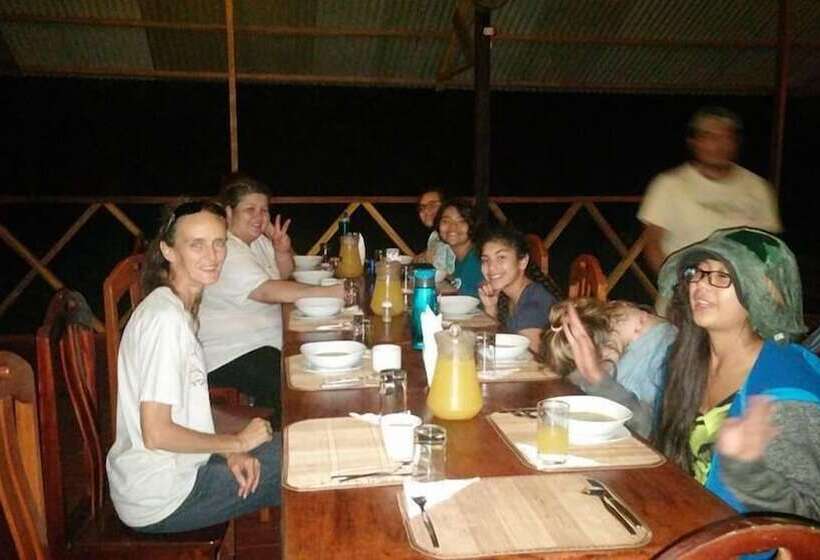 هتل Amazon Lodge Tambopata