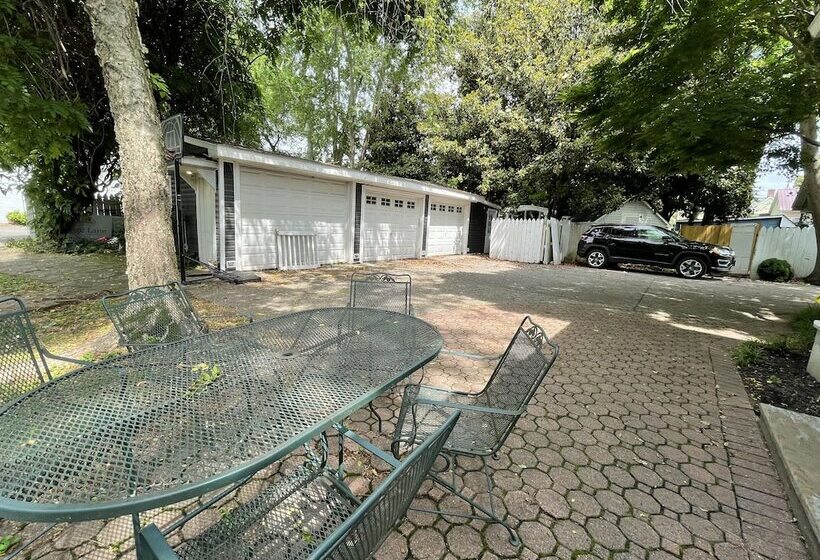 فندق Carriage Lane Inn