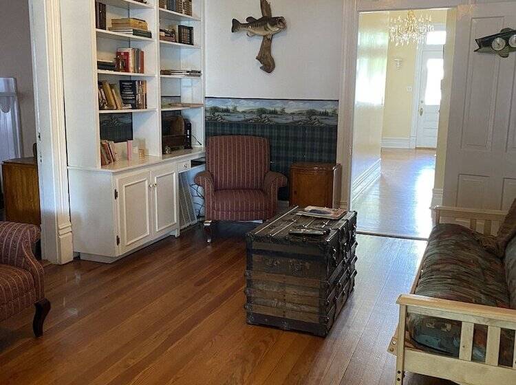 فندق Carriage Lane Inn