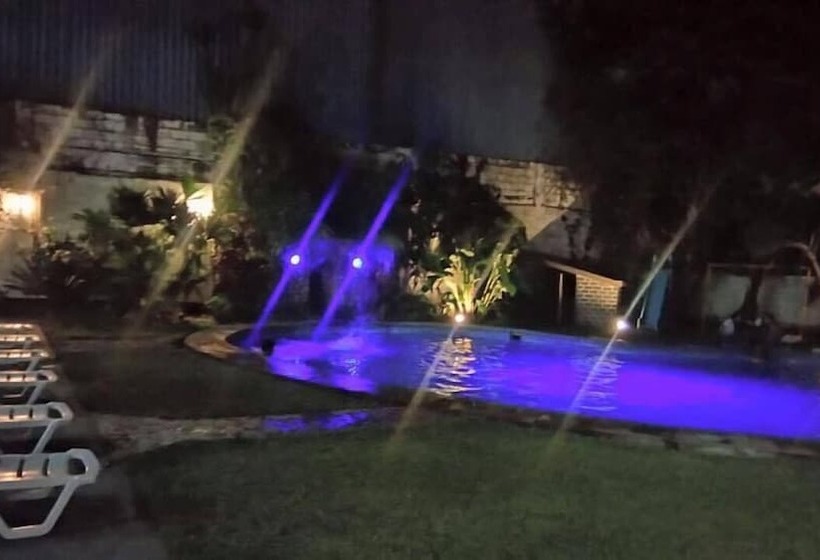 هتل Chanchamayo Inn