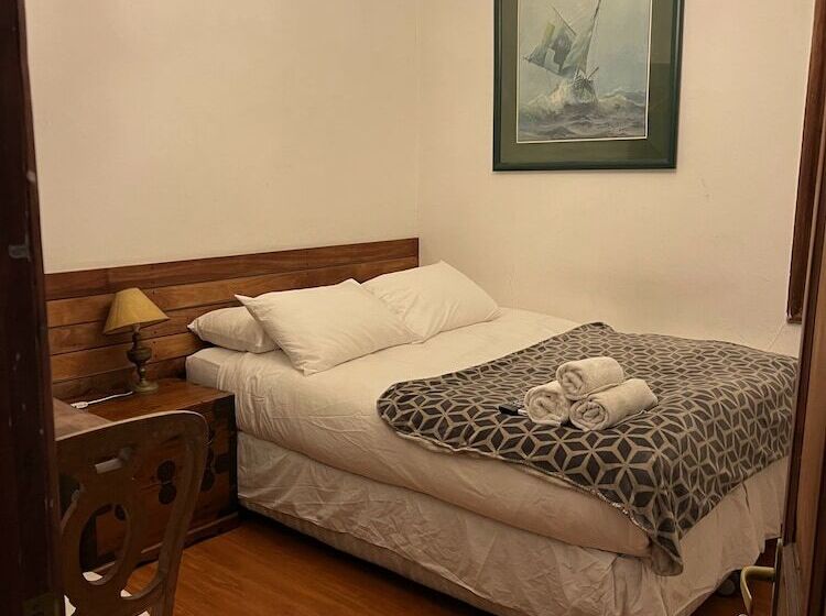 فندق Conchita Flores B&b