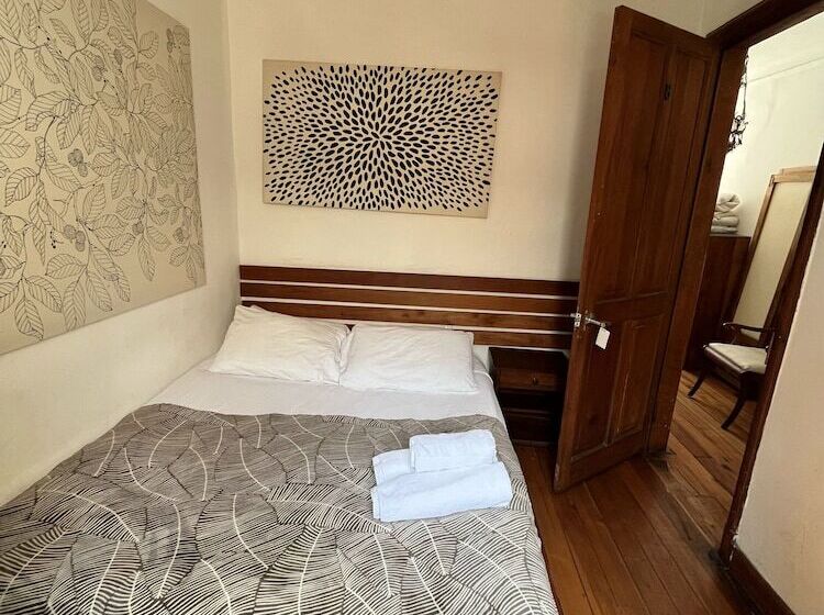 فندق Conchita Flores B&b