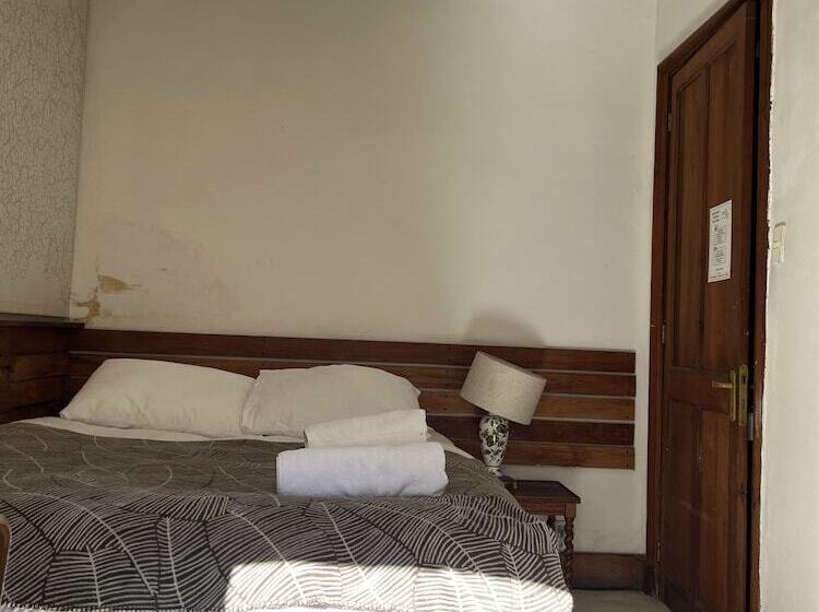 فندق Conchita Flores B&b