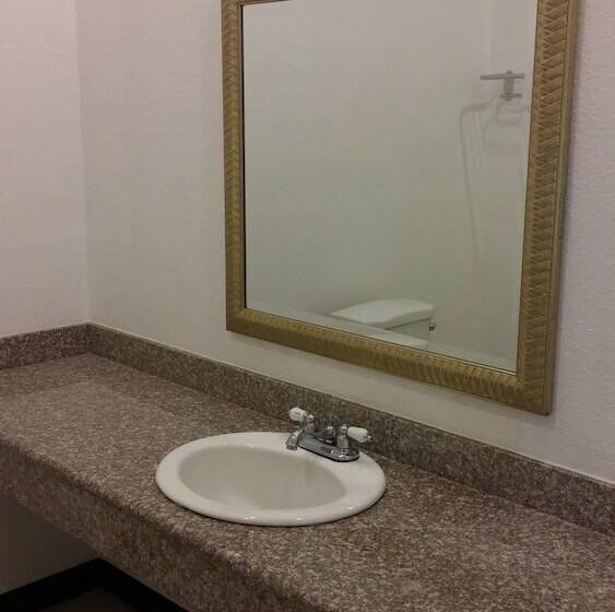 酒店 Country Regency Inn & Suites