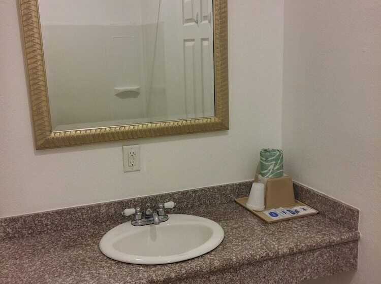 酒店 Country Regency Inn & Suites