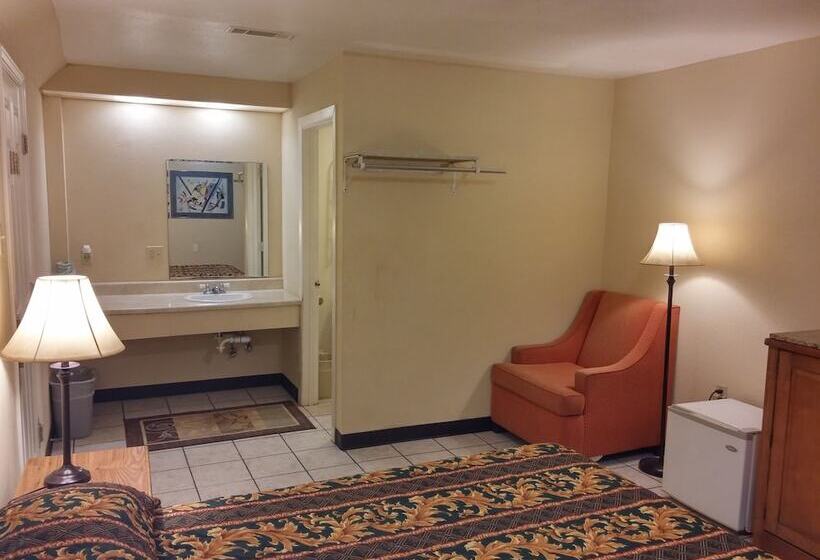 酒店 Country Regency Inn & Suites