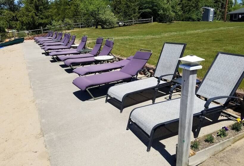 فندق Crystal Lake Resort