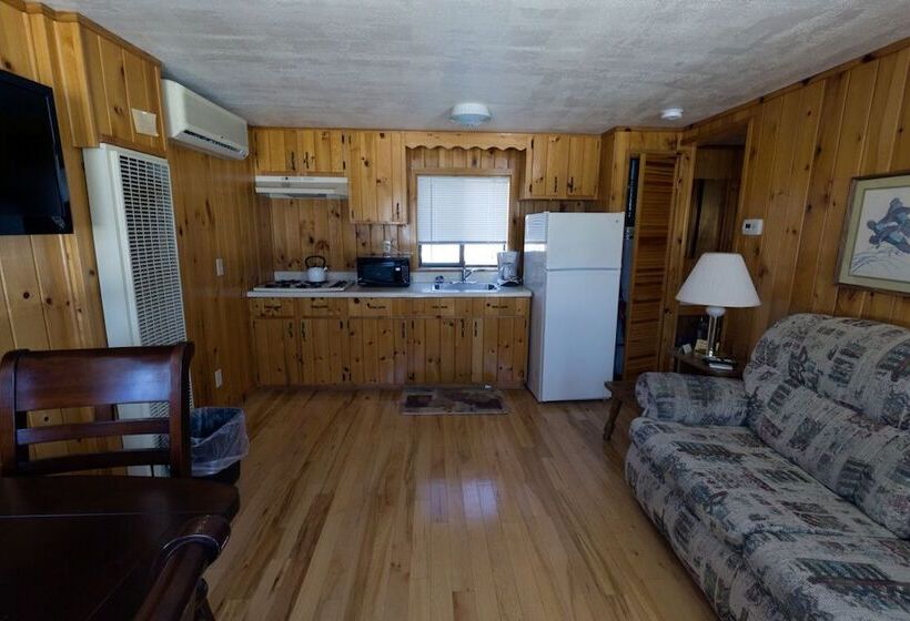 فندق Crystal Lake Resort