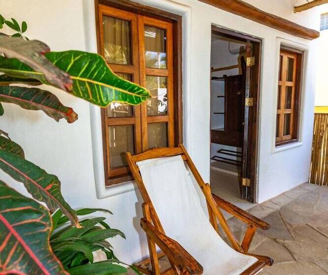 בית מלון כפרי Del Wawa Beach Front