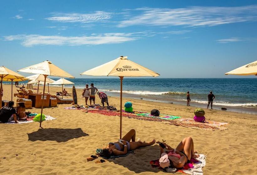 בית מלון כפרי Del Wawa Beach Front