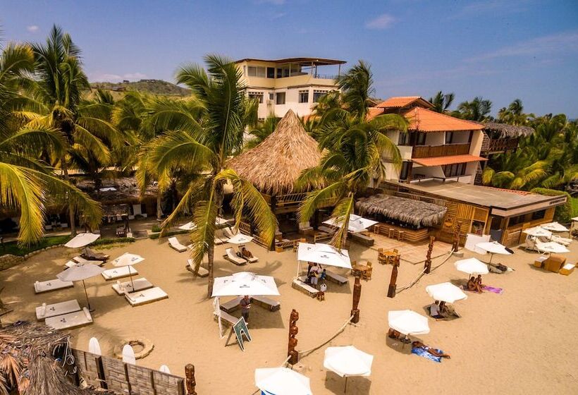 בית מלון כפרי Del Wawa Beach Front