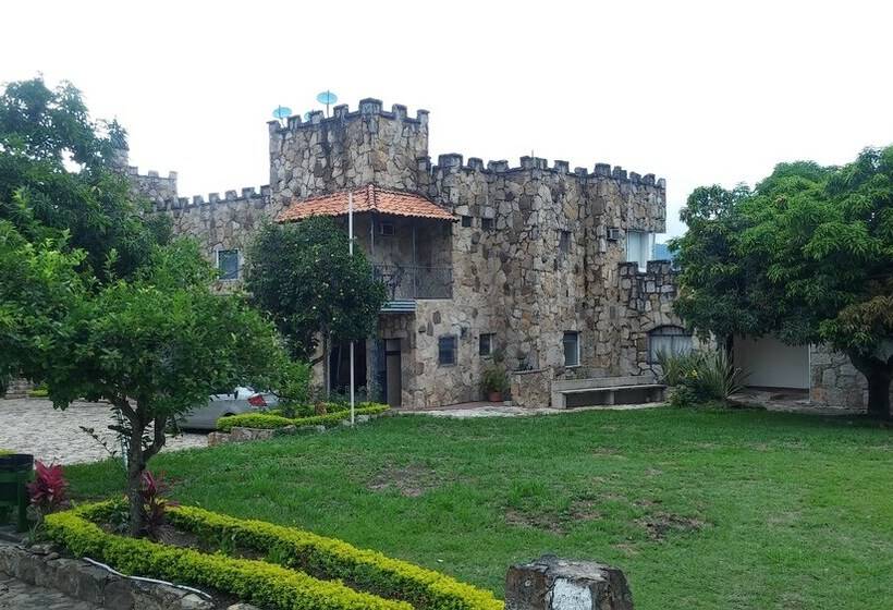 בית מלון כפרי El Castillo Chinauta