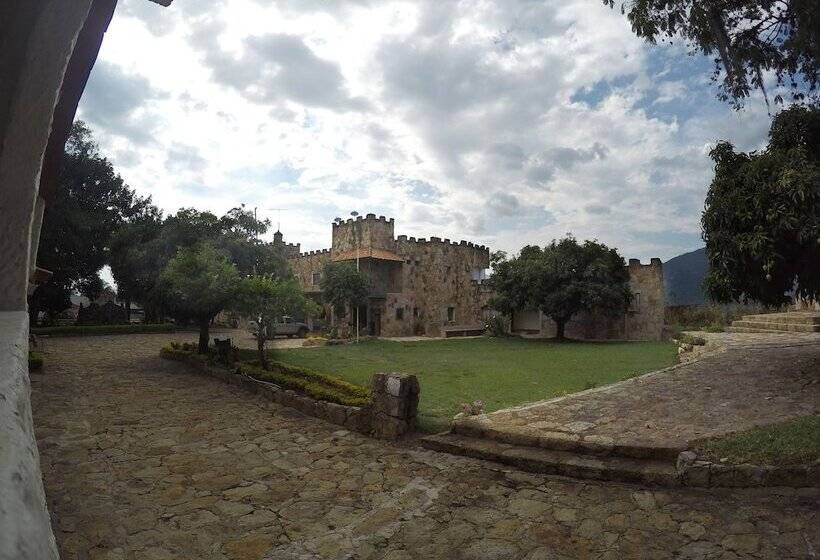 בית מלון כפרי El Castillo Chinauta
