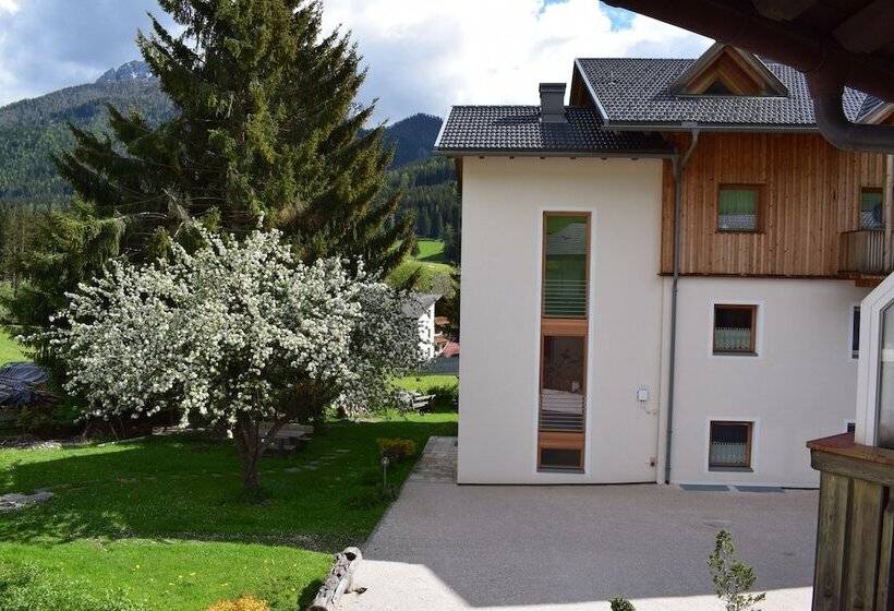 בית מלון כפרי Garni Appartements Helvetia