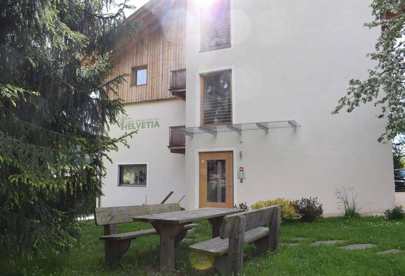 בית מלון כפרי Garni Appartements Helvetia