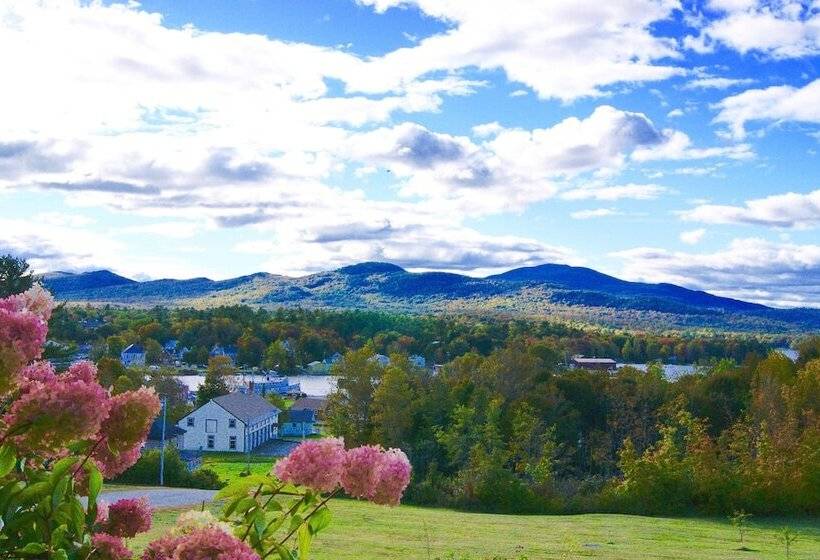 هتل Greenville Inn At Moosehead Lake