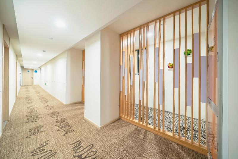 호텔 Hanting  Shanghai Jiading New City Baiyin Road