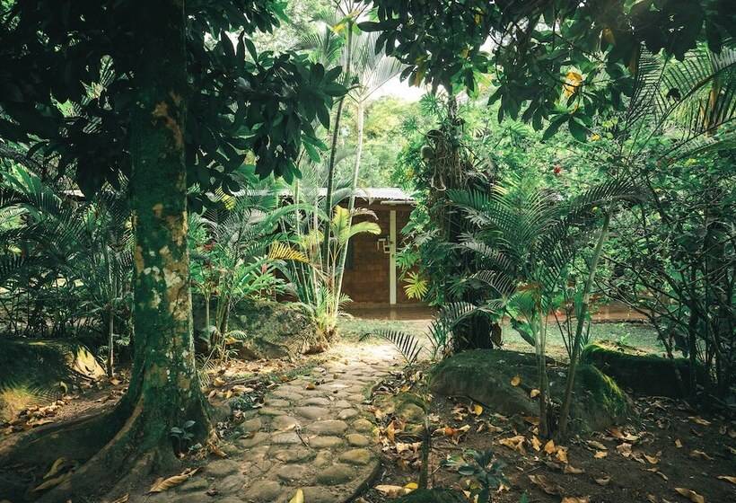 هتل Huingos Eco Lodge