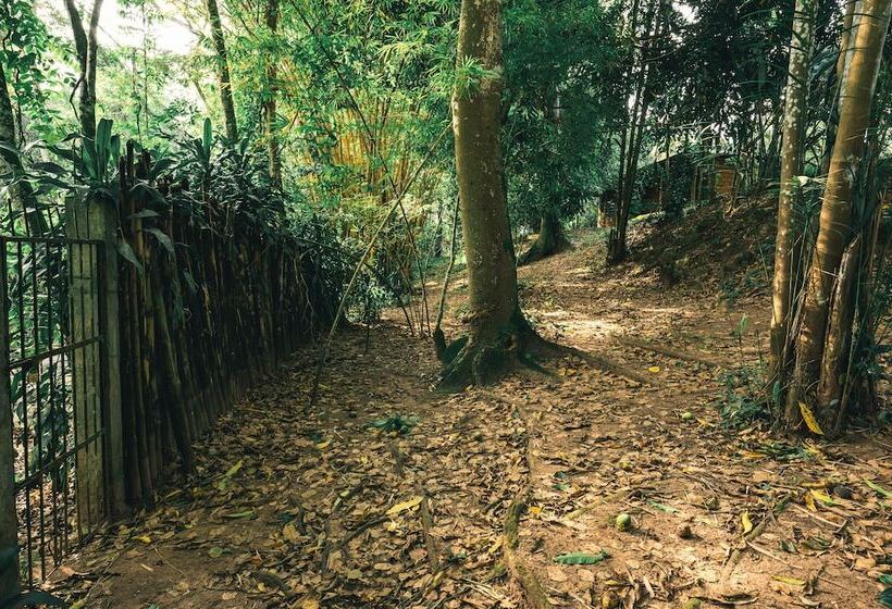 هتل Huingos Eco Lodge