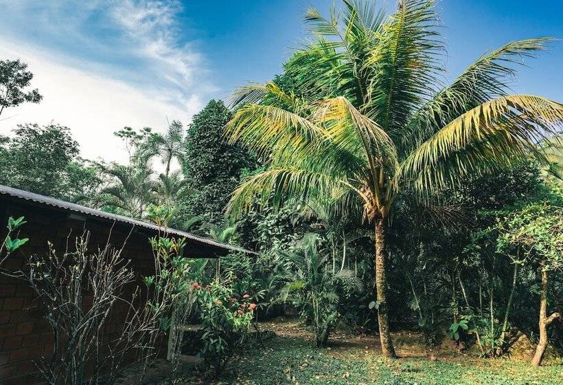 هتل Huingos Eco Lodge