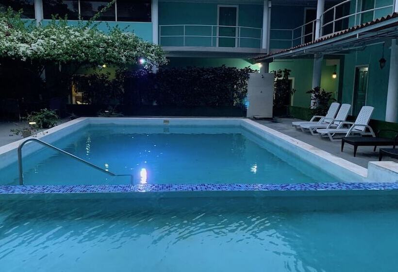 فندق Pacific Coast