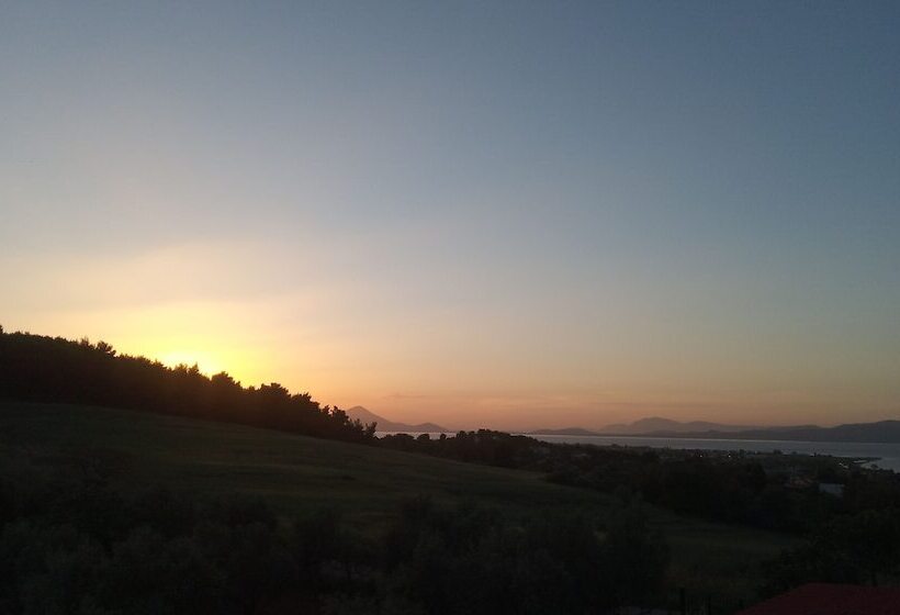 בית מלון כפרי Paradise