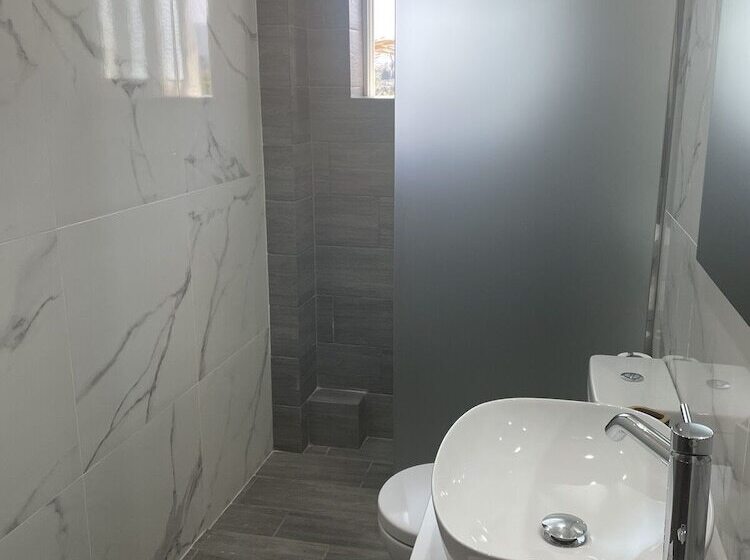 בית מלון כפרי Paradise