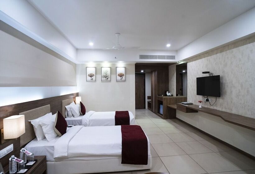 בית מלון כפרי Regenta Central Somnath, Bhalpara