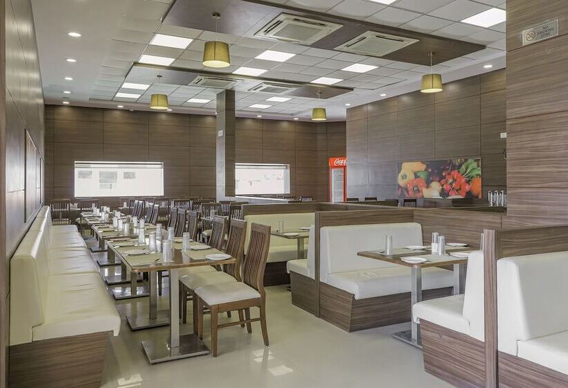 בית מלון כפרי Regenta Central Somnath, Bhalpara