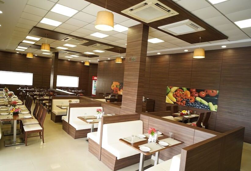 בית מלון כפרי Regenta Central Somnath, Bhalpara