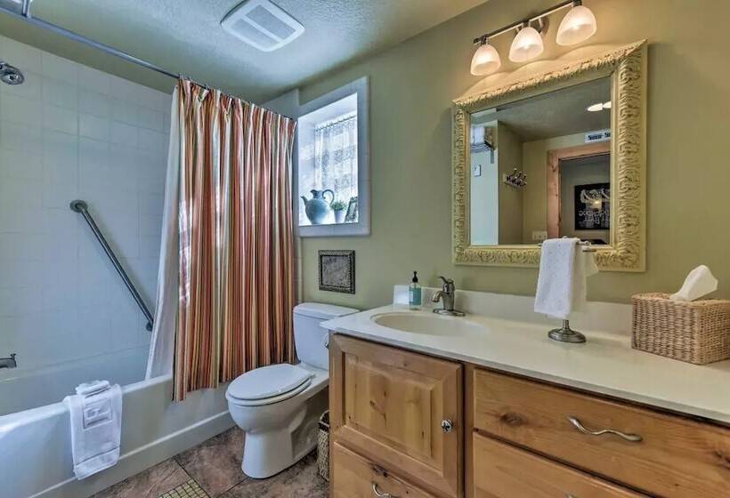 فندق The Loft On Center