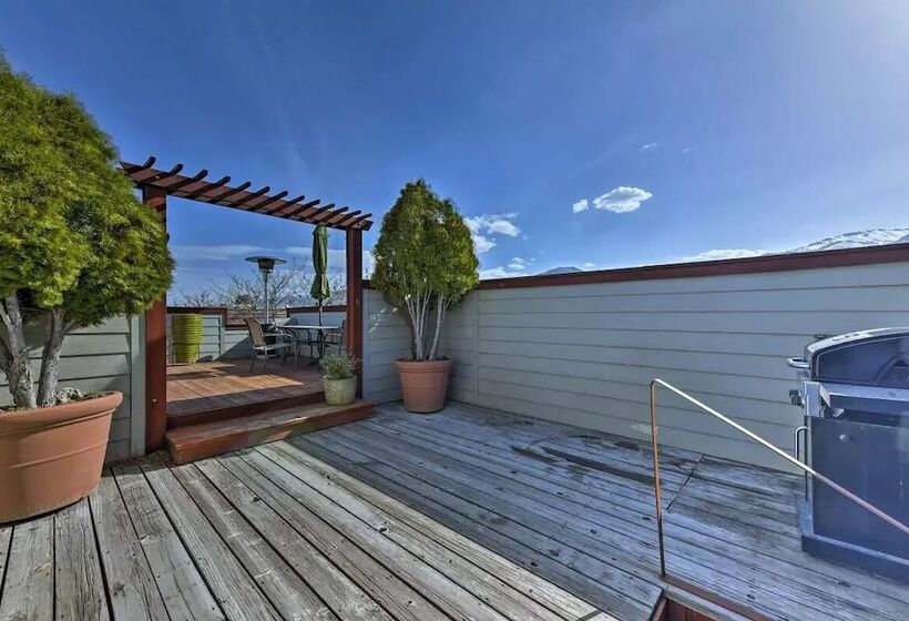 فندق The Loft On Center