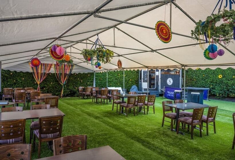 ホテル The Newmachar