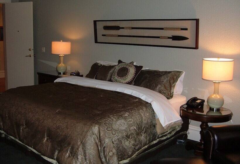 ホテル Tremont Inn On Main