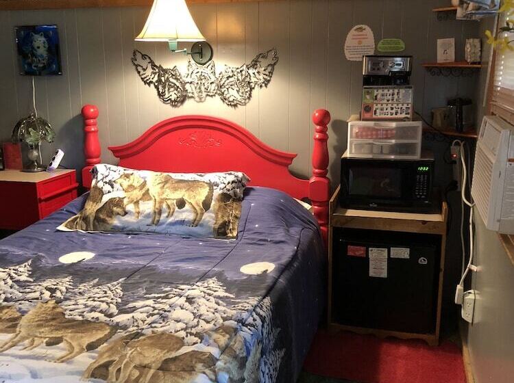 Отель Birchwood Resort & Campground